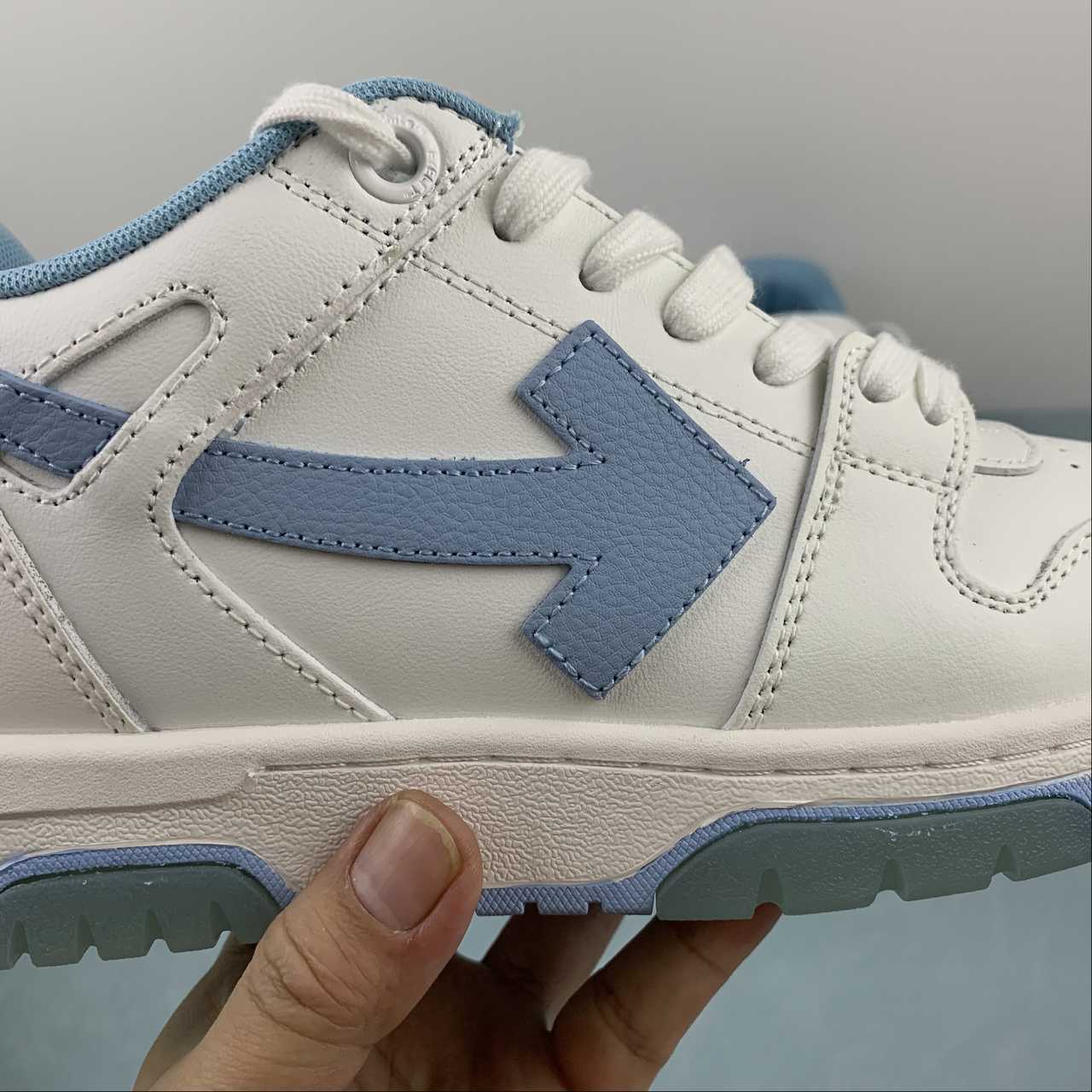 OFF-WHITE Out Of Office "000" Low