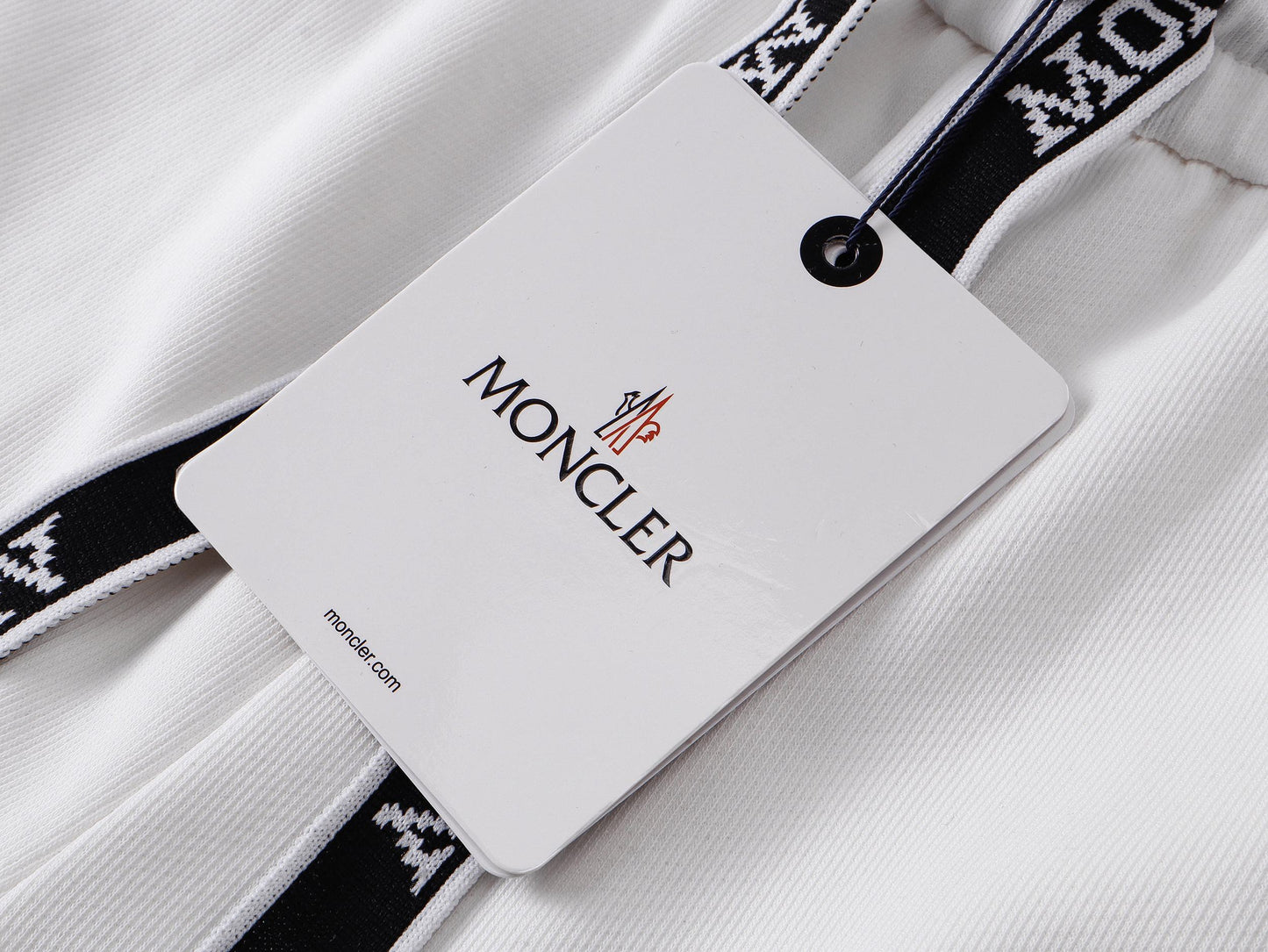 Moncler Corto