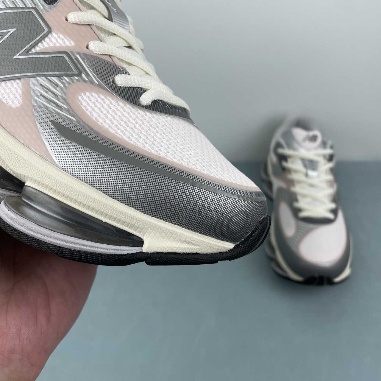New Balance 2000