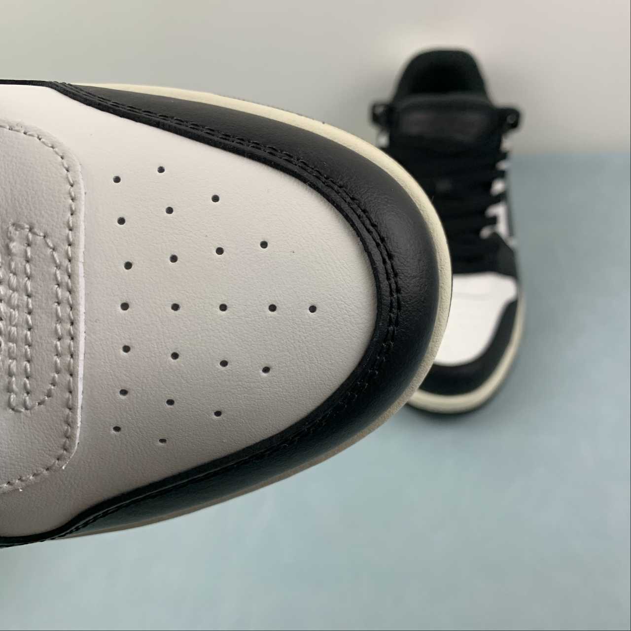 OFF-WHITE Out Of Office "000" Low