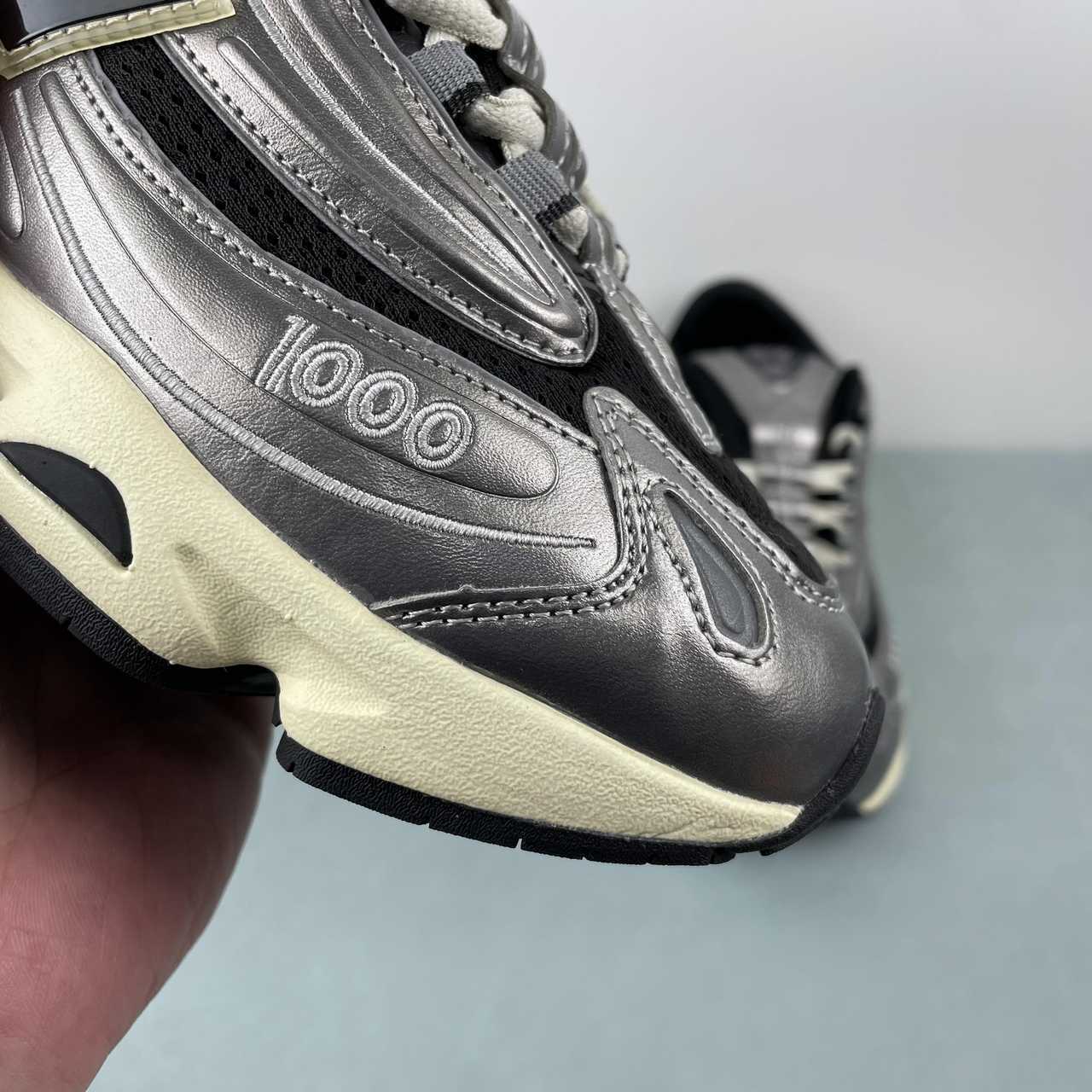 New Balance 1000