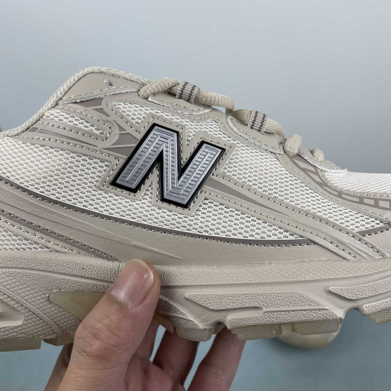 New Balance 740