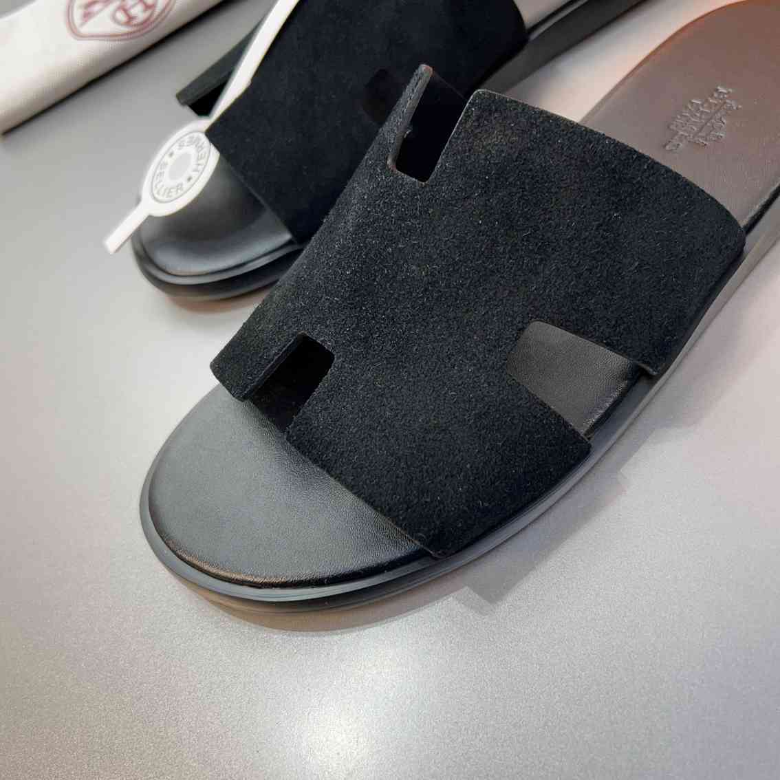 Chinelo Hermes