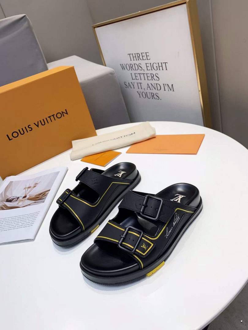 Chinelo Louis Vuitton