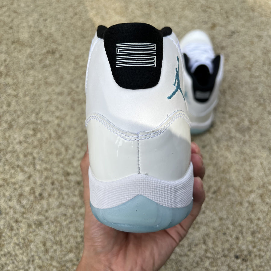 Air Jordan 11