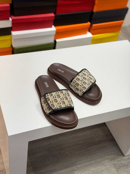 Chinelo Dior Slippers