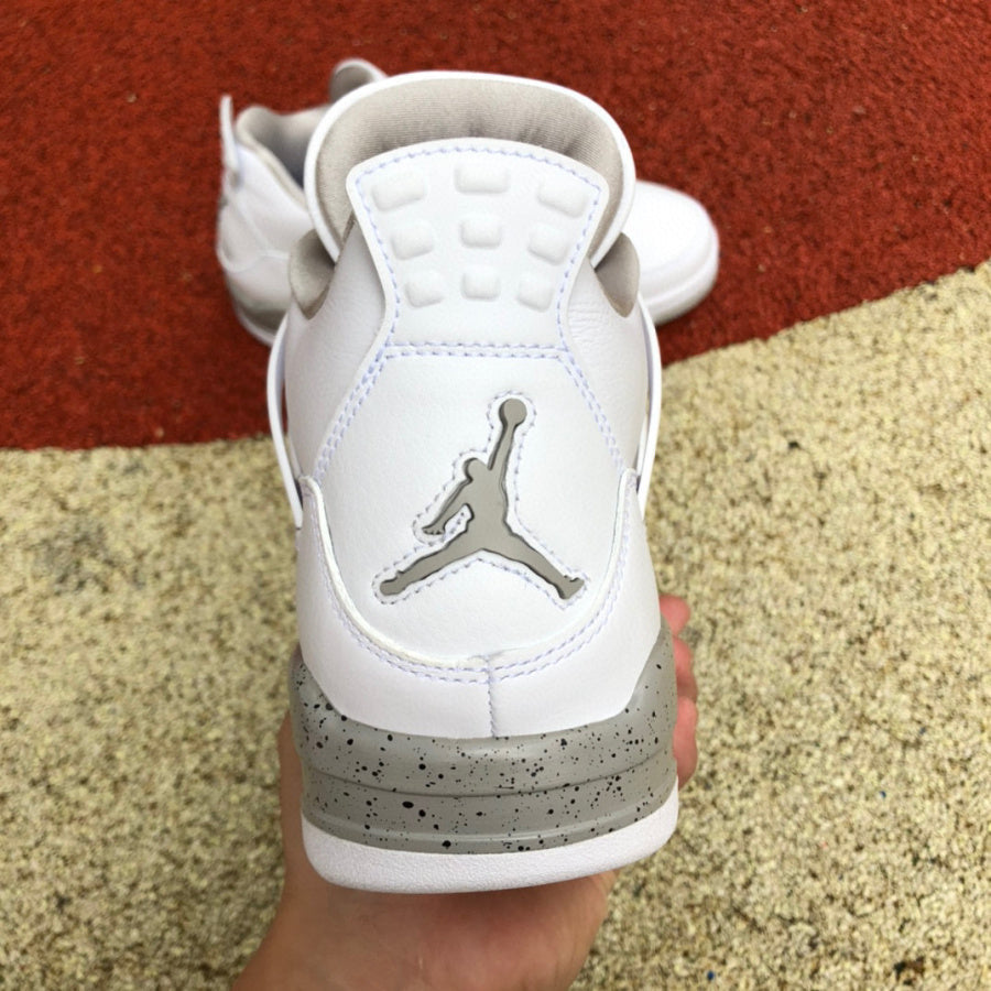 Air Jordan 4