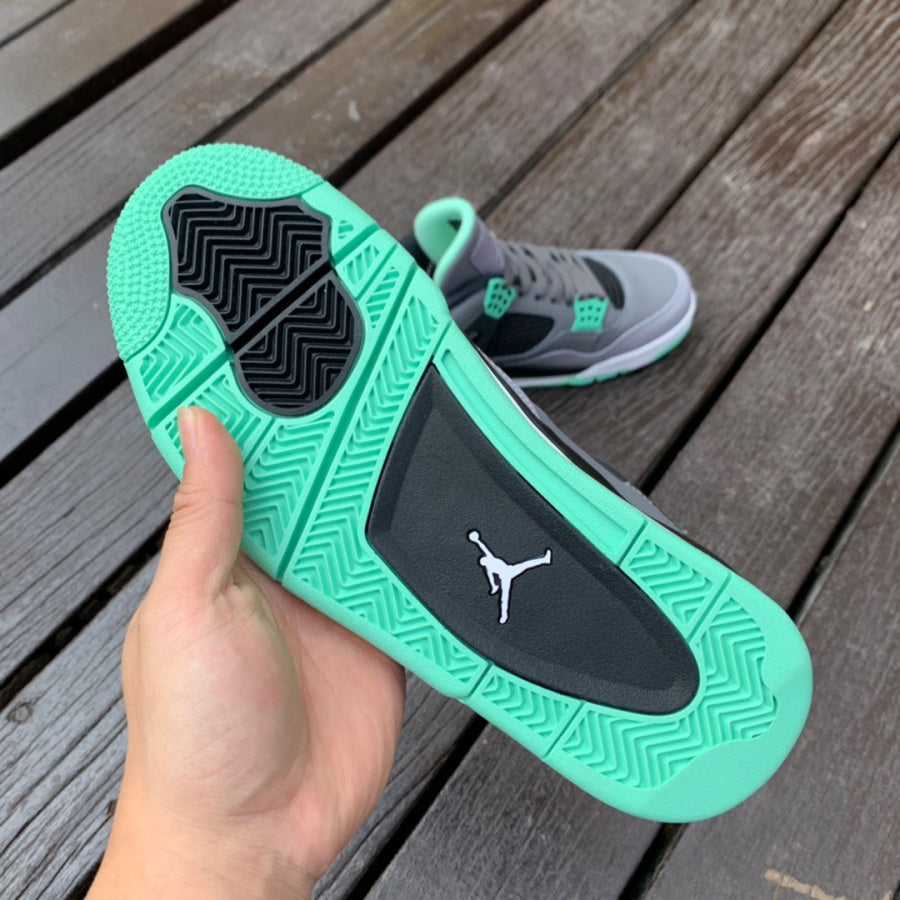 Air Jordan 4