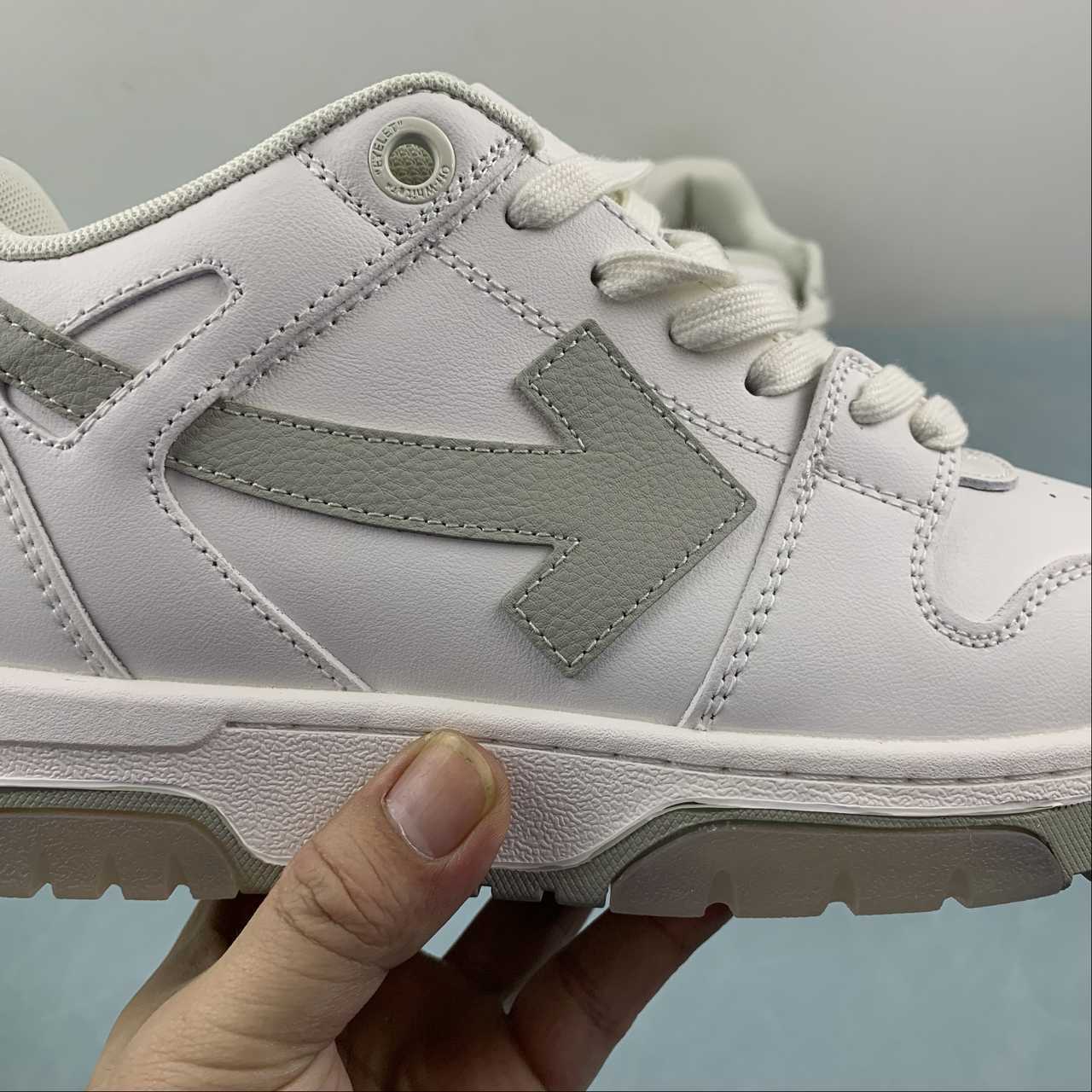 OFF-WHITE Out Of Office "000" Low