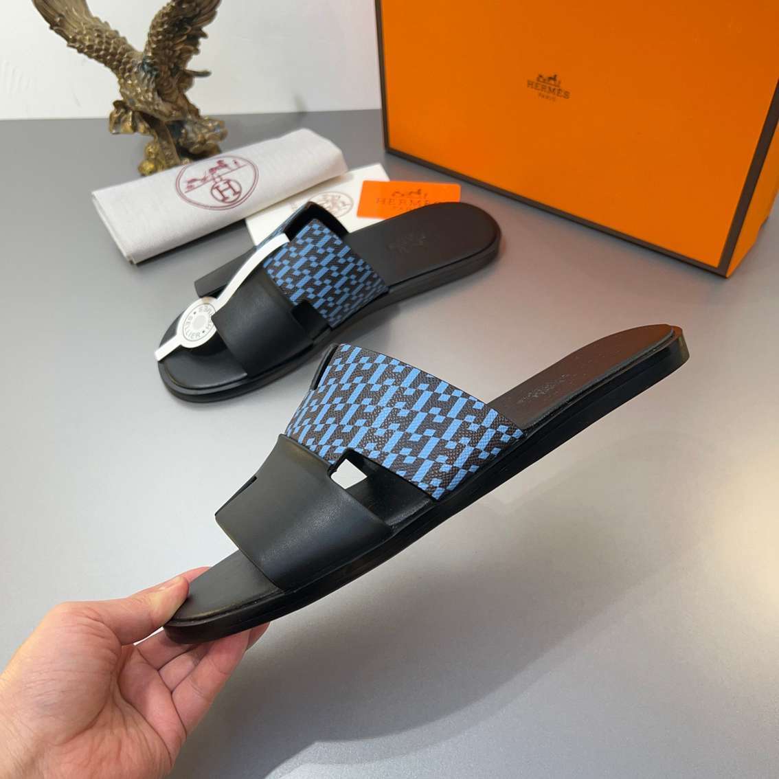 Chinelo Hermes Izmir