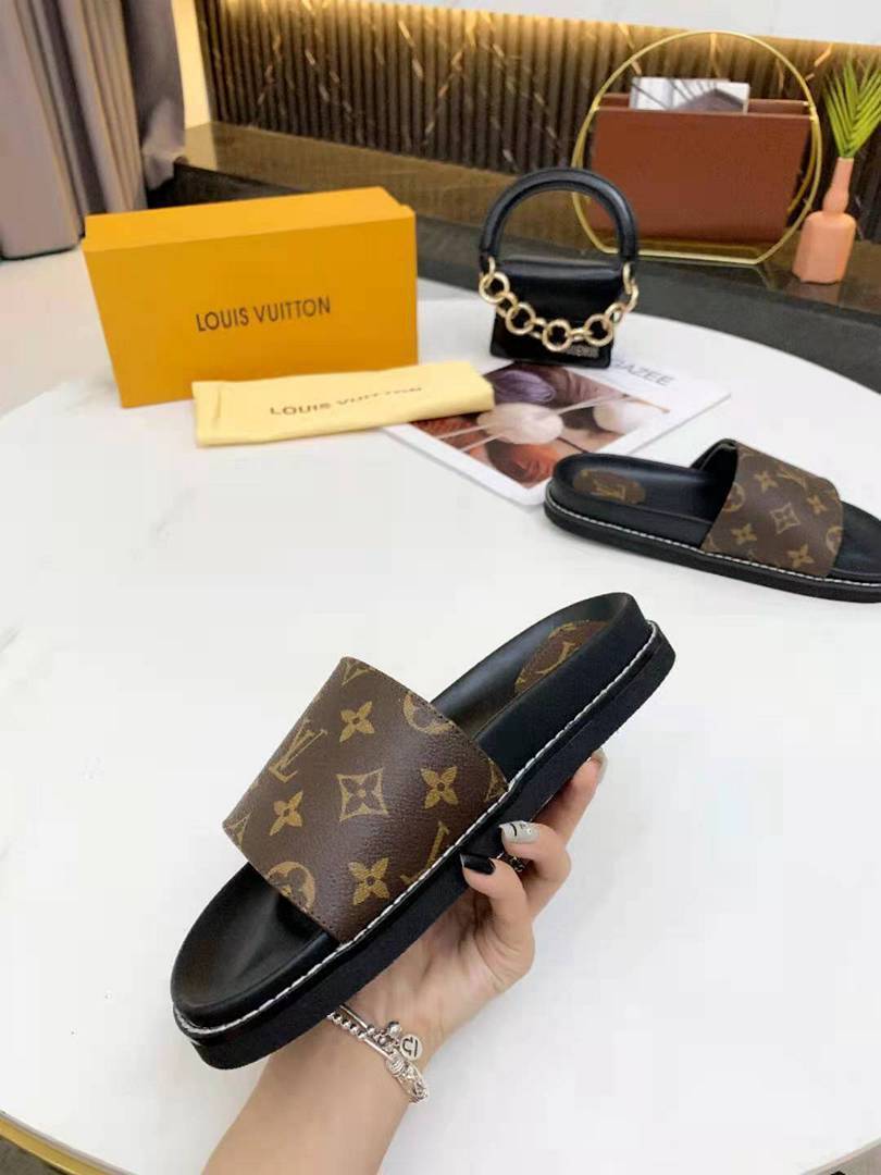 Chinelo Louis Vuitton
