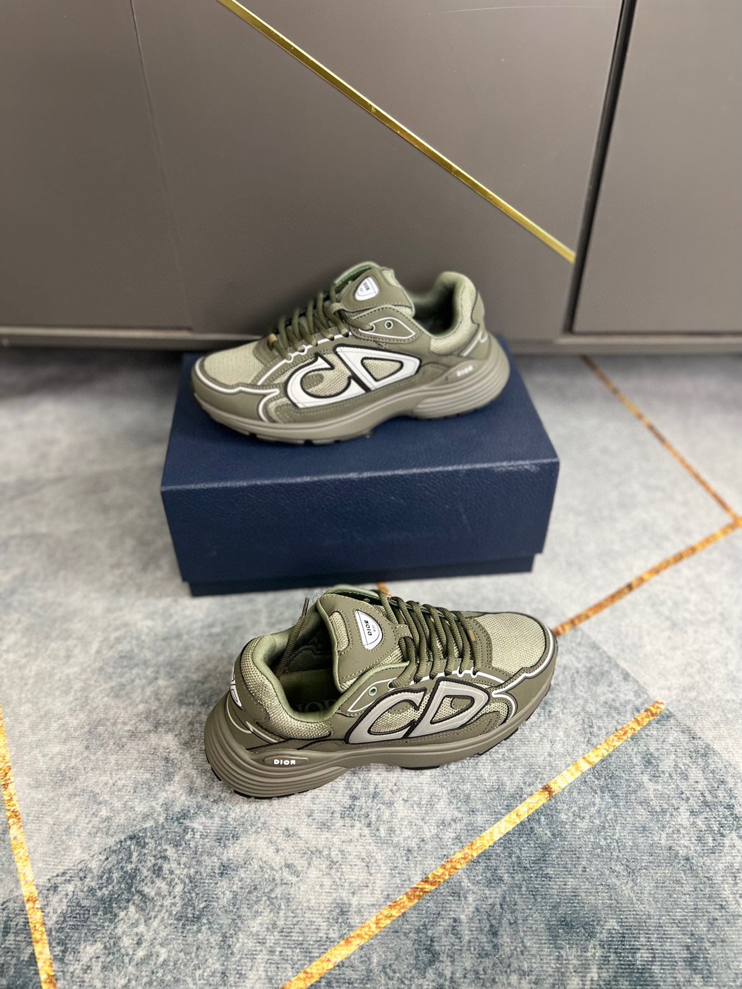 Dior B30