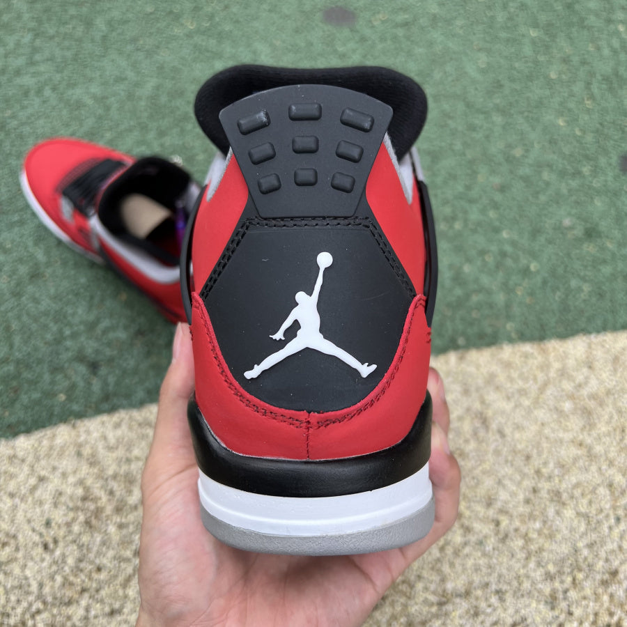 Air Jordan 4