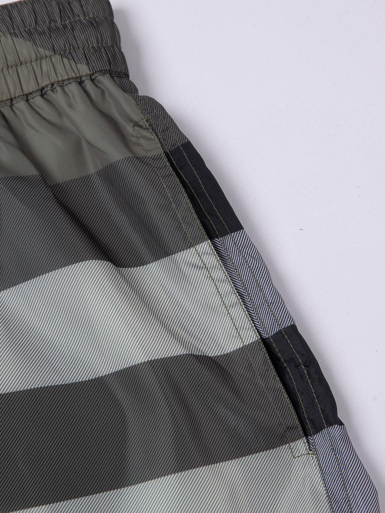 Short Burberry