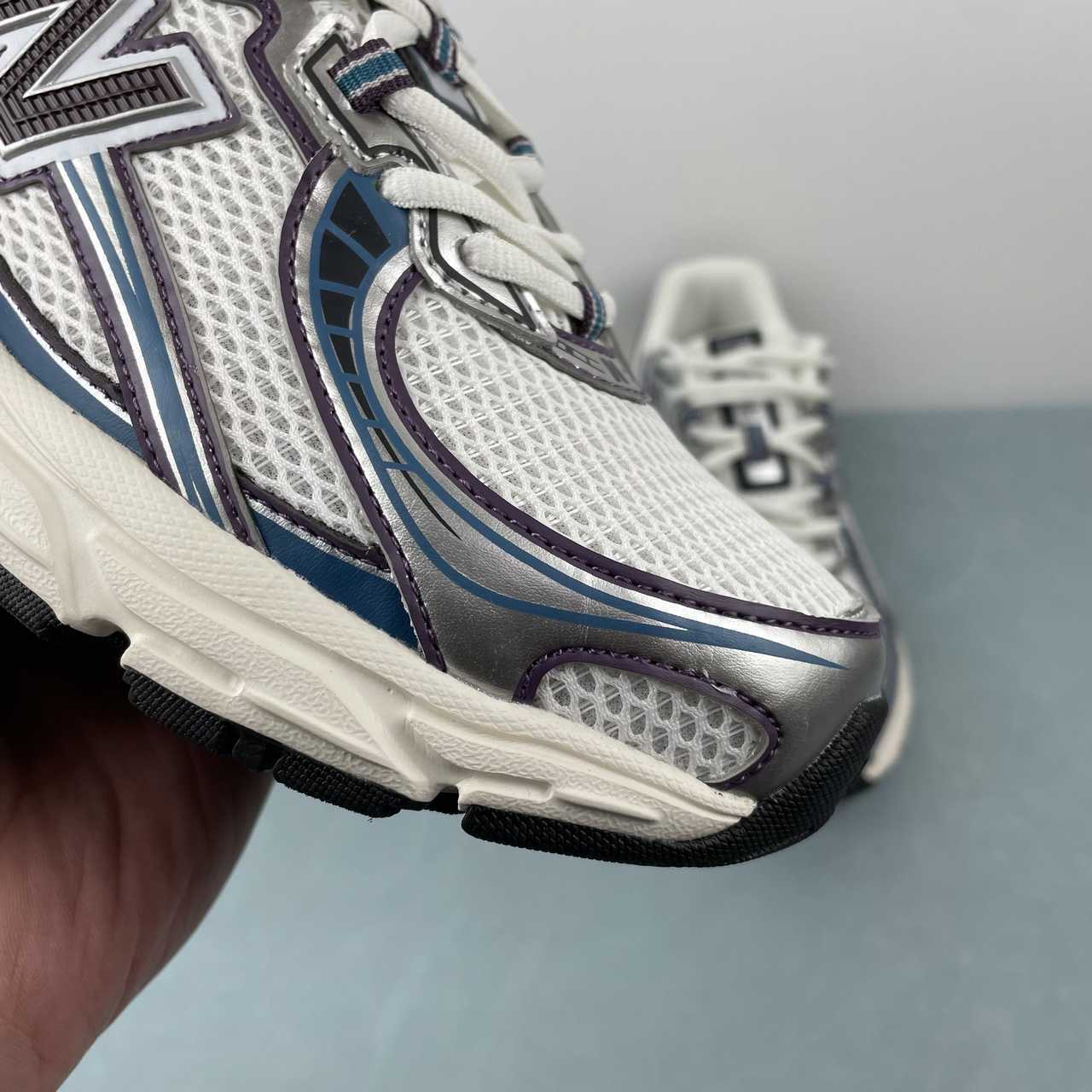New Balance 740