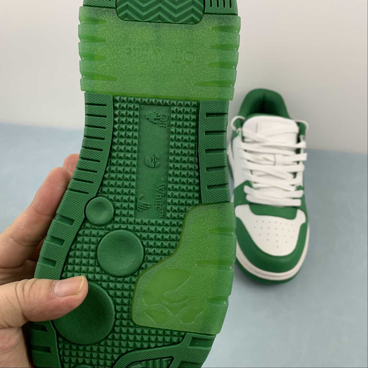 OFF-WHITE Out Of Office "000" Low