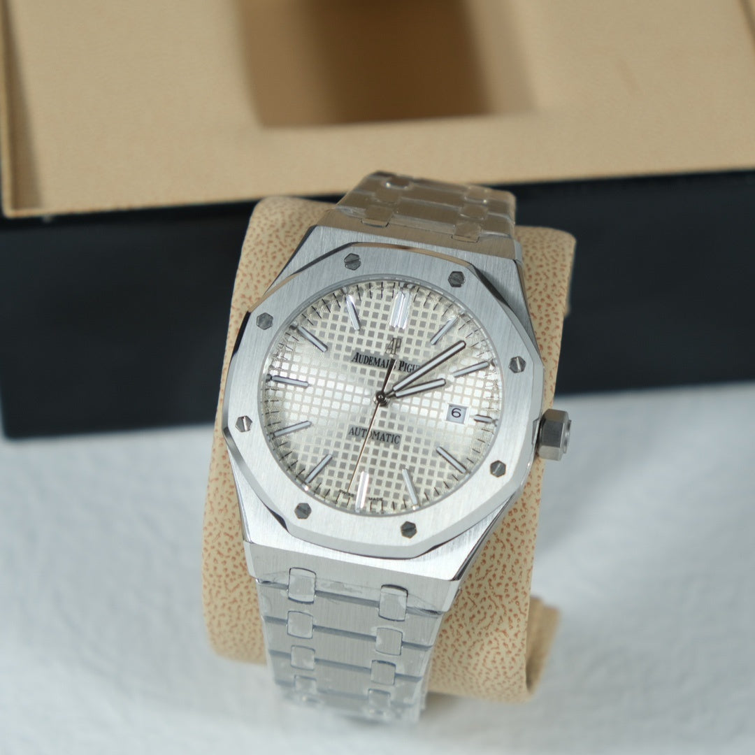 Royal Oak Medium