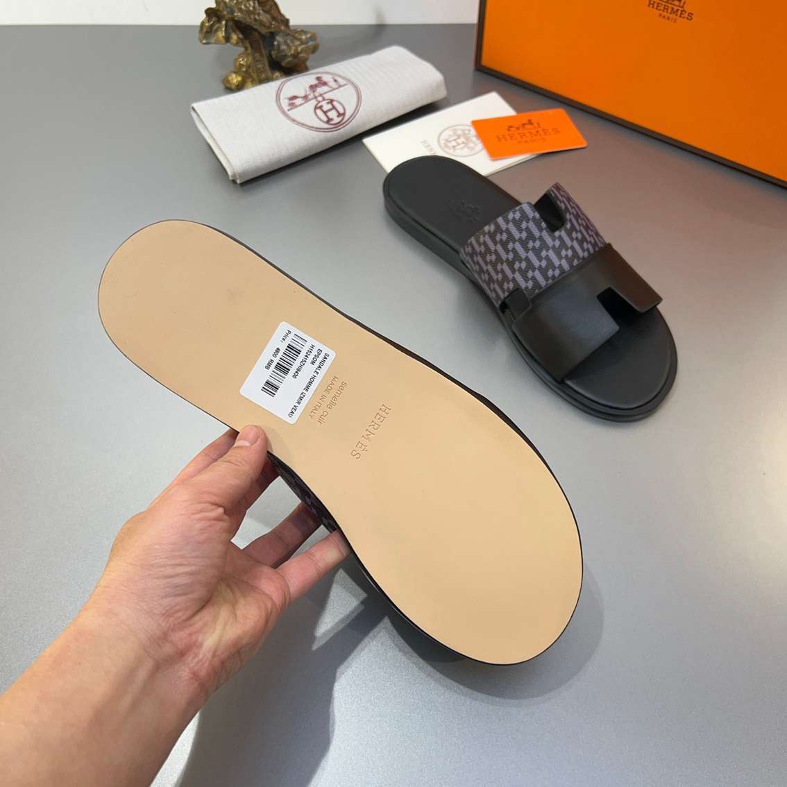 Chinelo Hermes Izmir