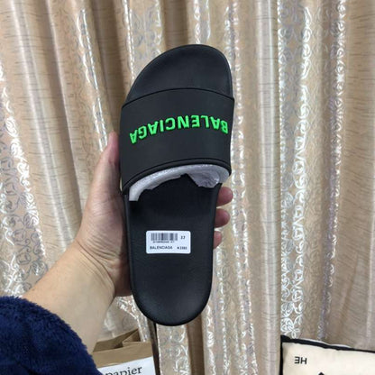 Chinelo Balenciaga