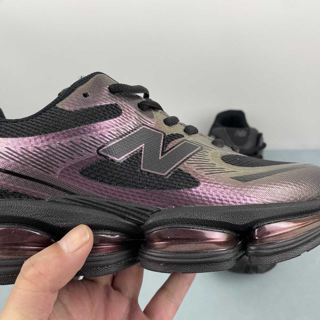 New Balance 2000