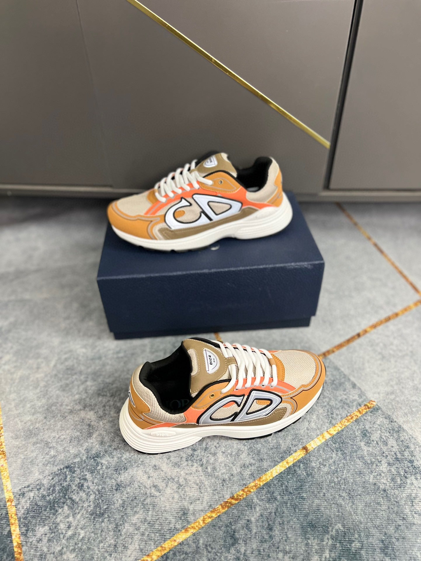 Dior B30
