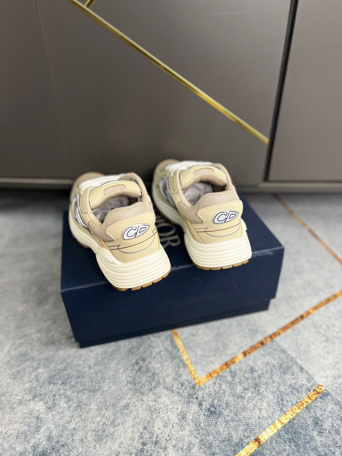 Dior B30