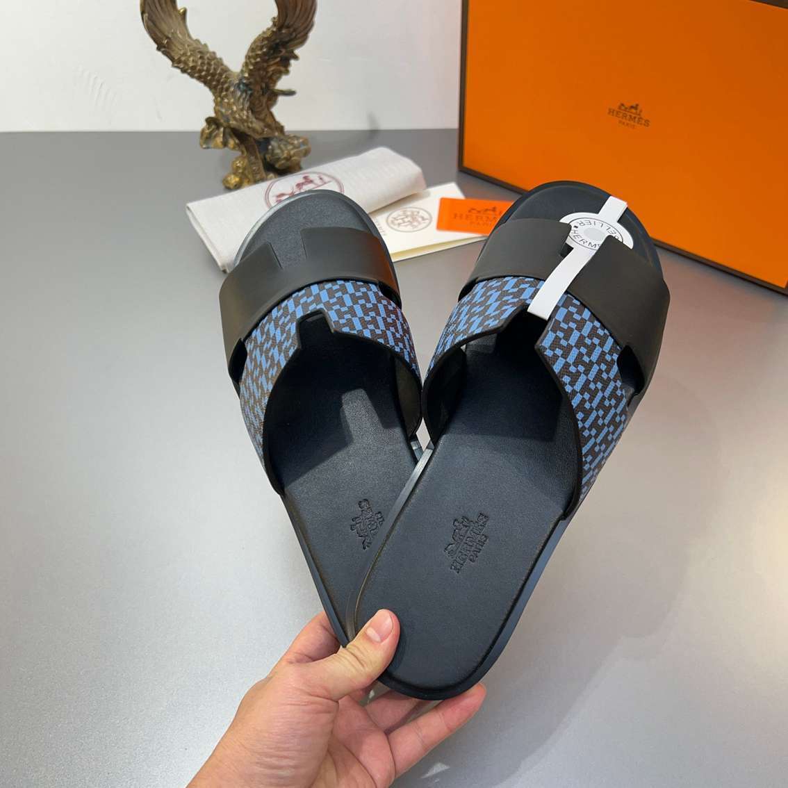 Chinelo Hermes Izmir