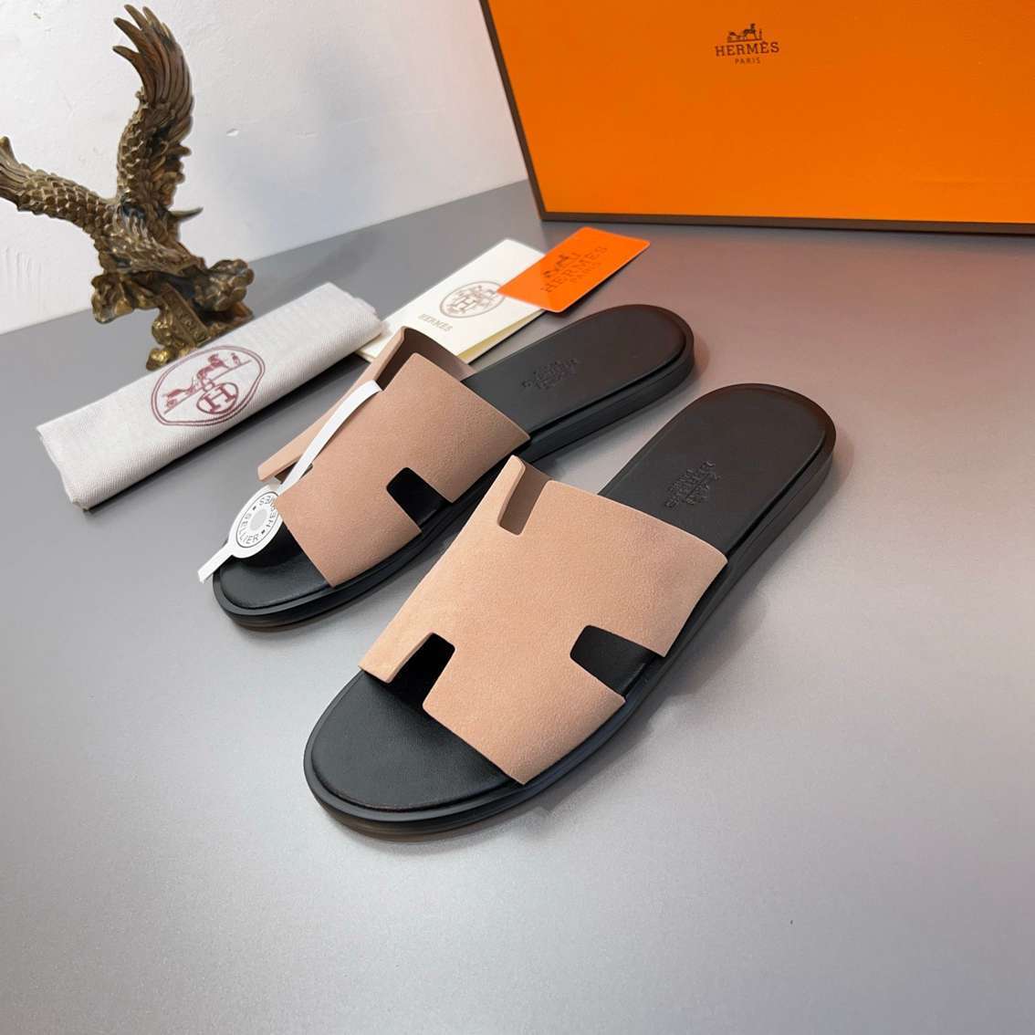 Chinelo Hermes