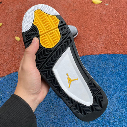 Air Jordan 4