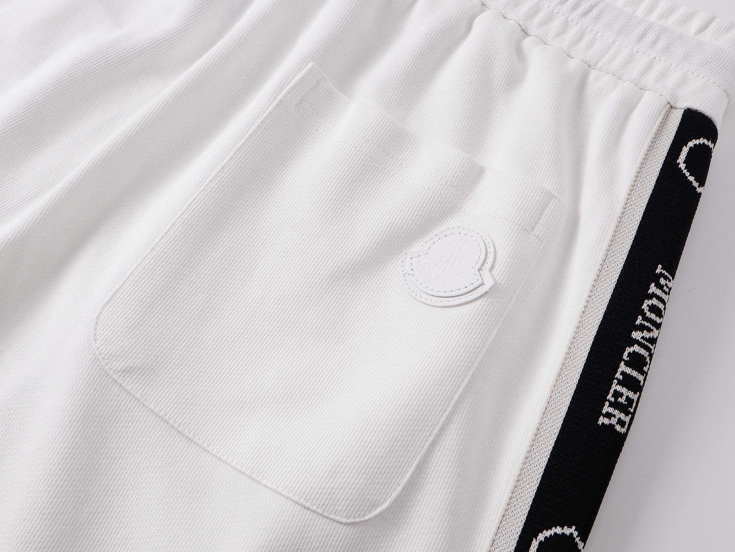 Moncler Corto
