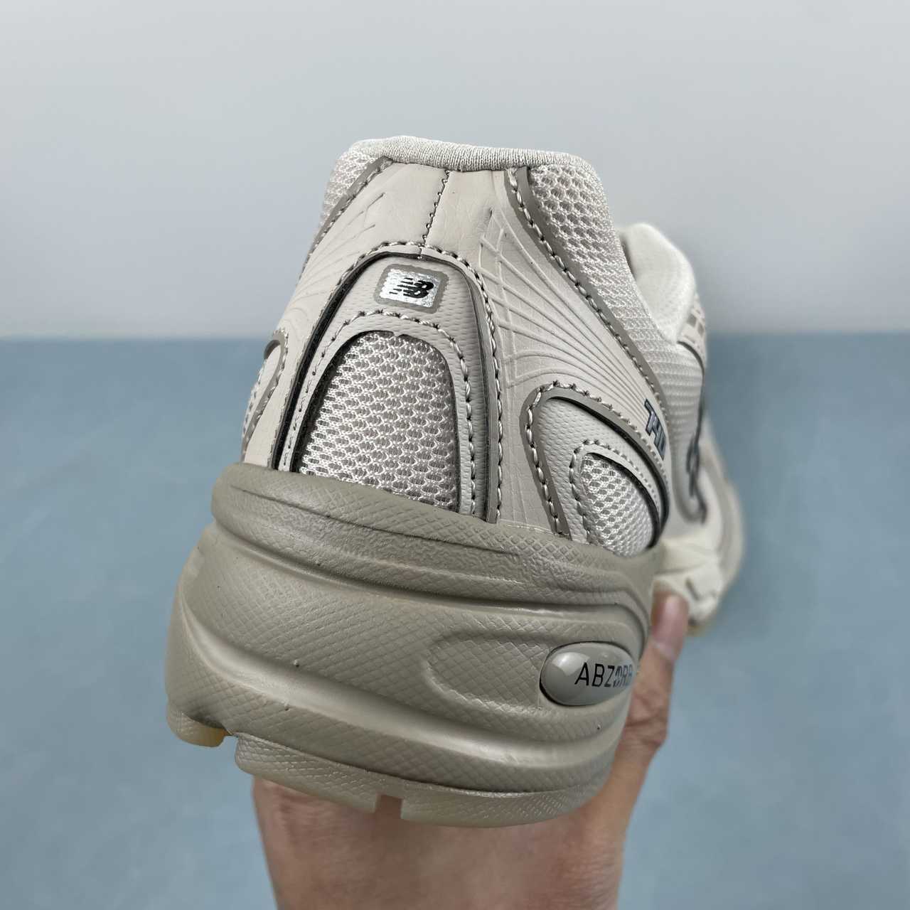New Balance 740