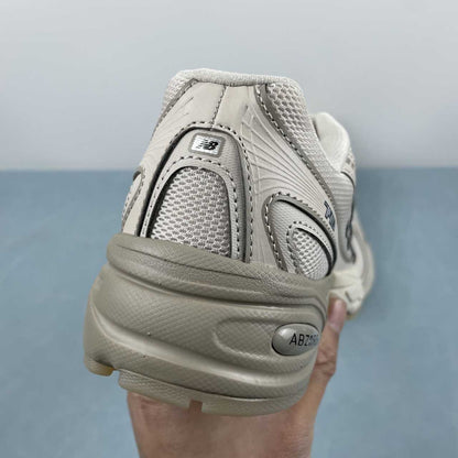 New Balance 740