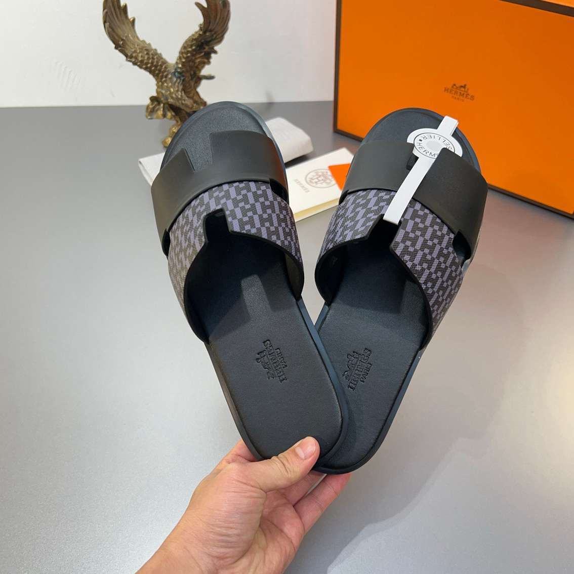 Chinelo Hermes Izmir