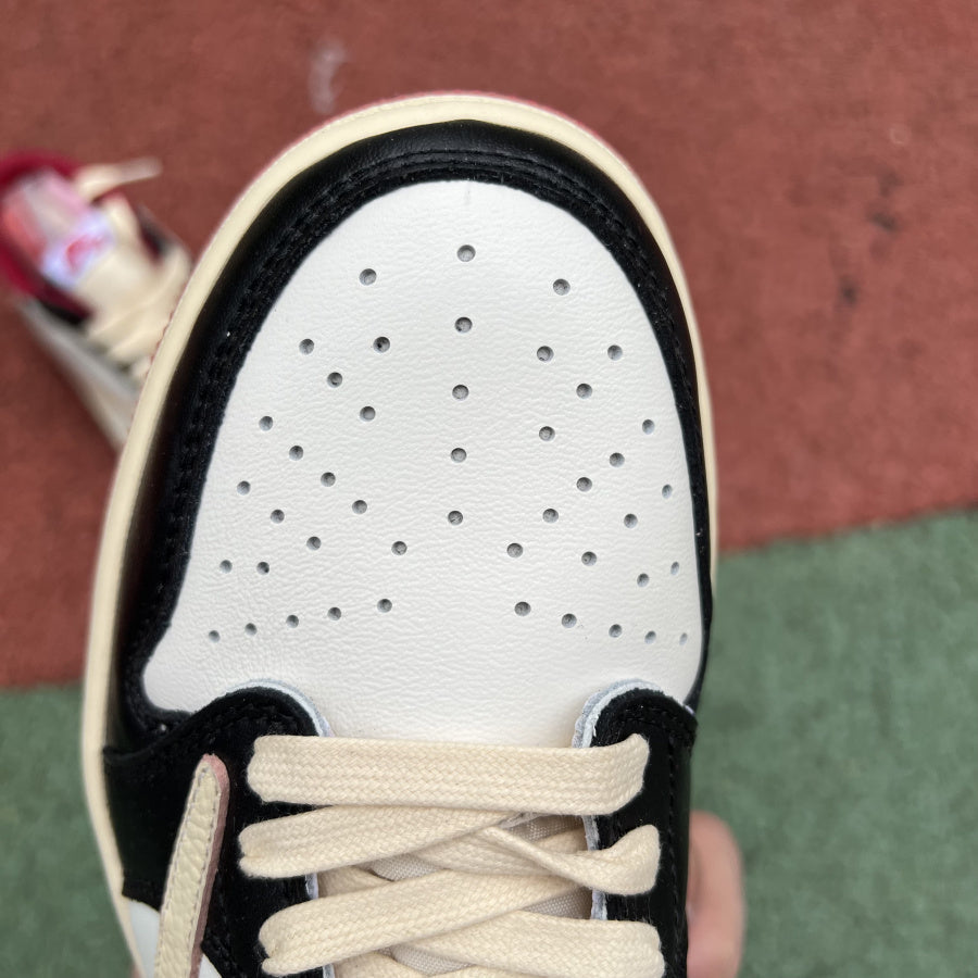 Jordan 1 Low