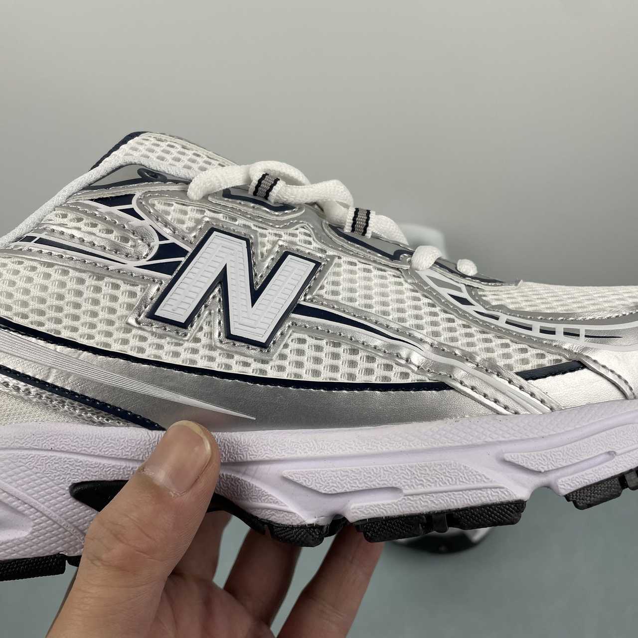 New Balance 740
