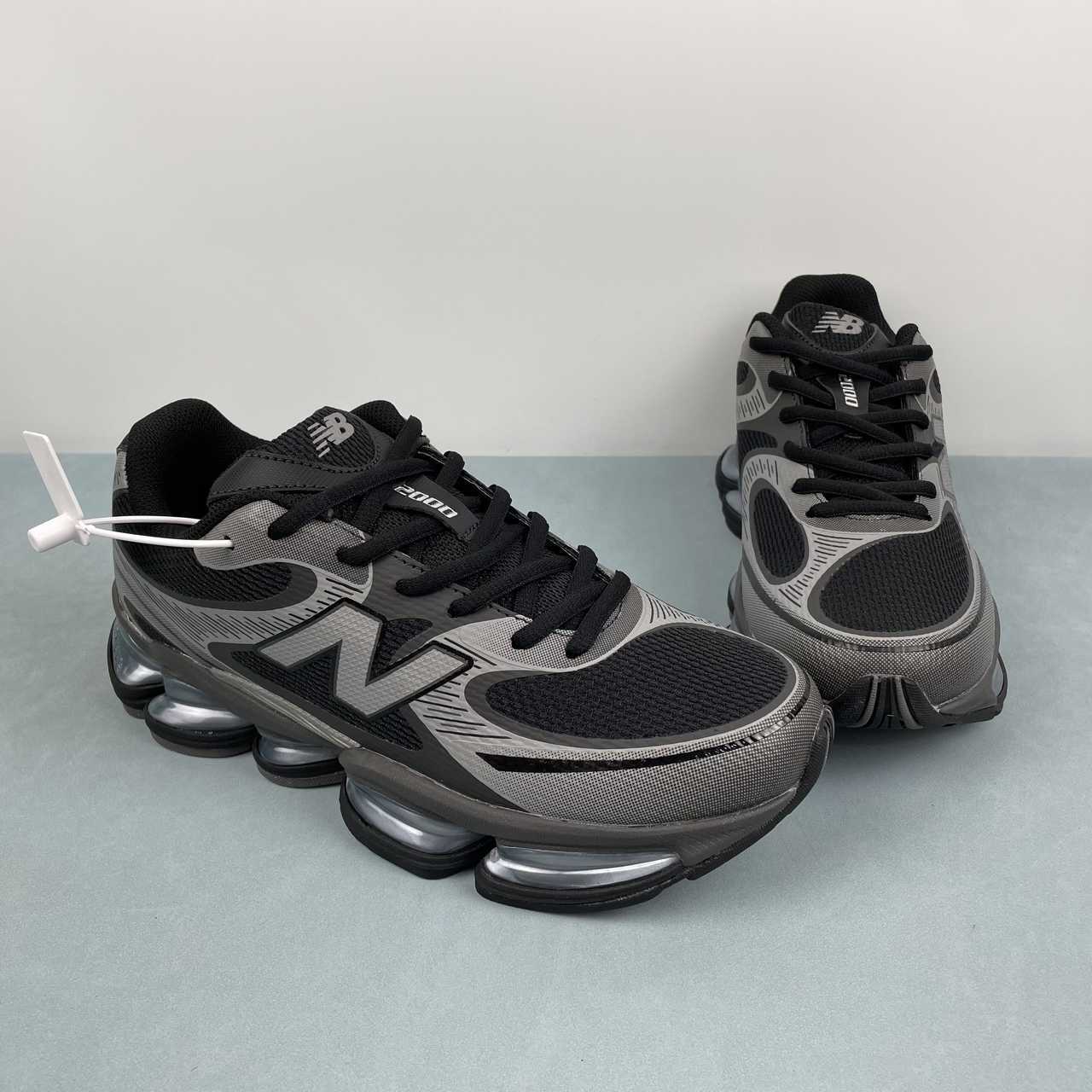 New Balance 2000