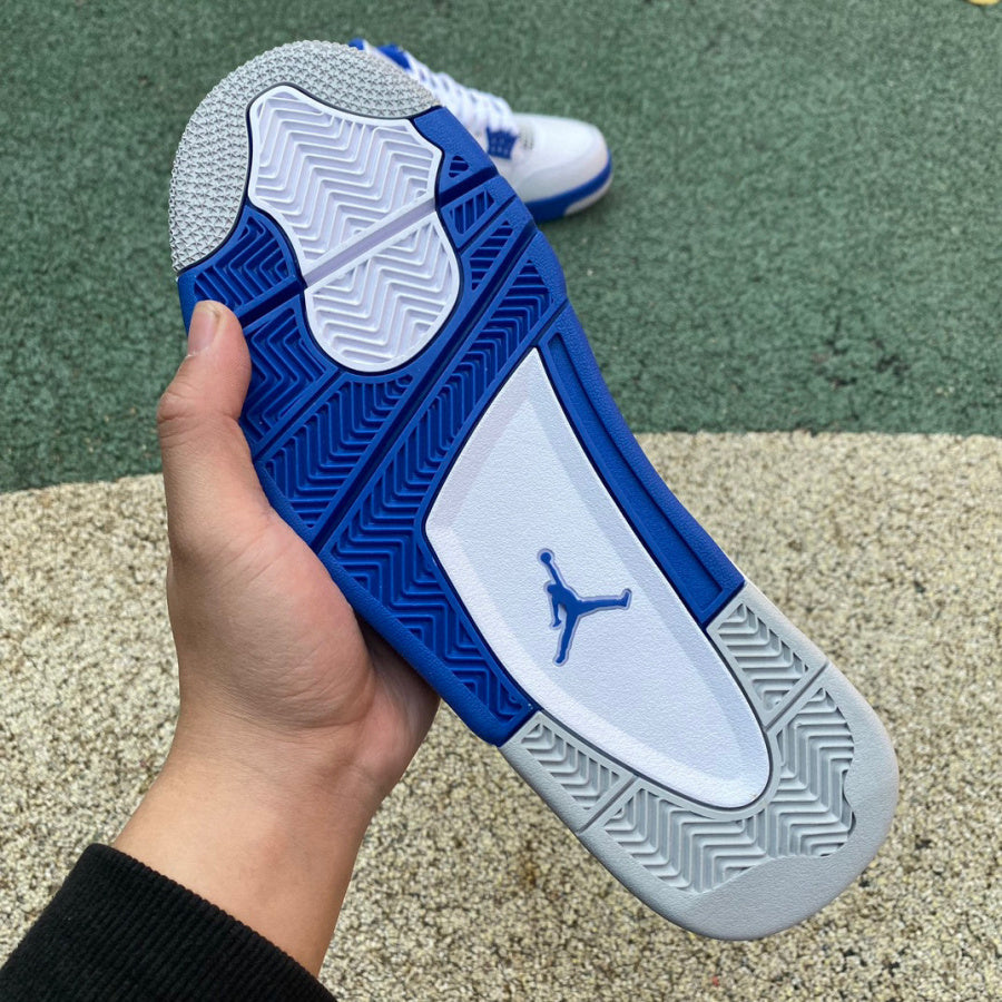Air Jordan 4