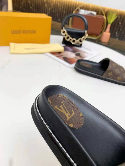 Chinelo Louis Vuitton