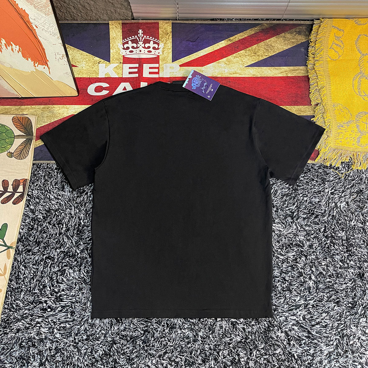 Camiseta Syna World