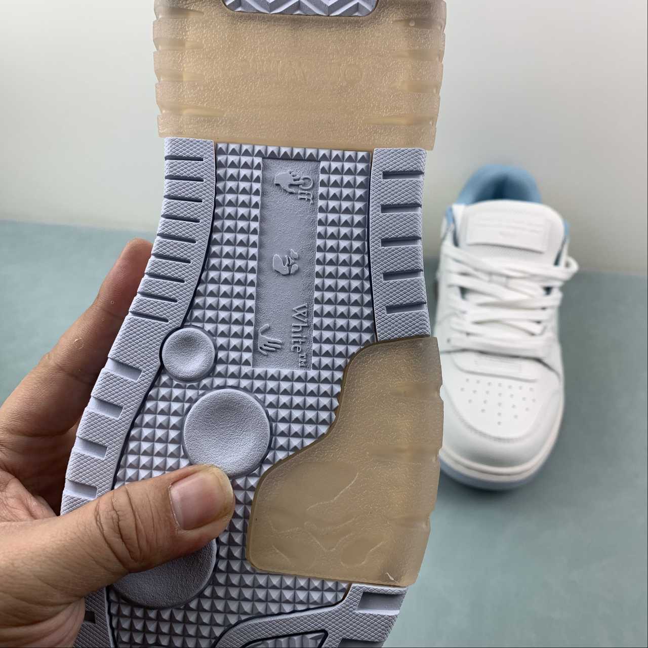 OFF-WHITE Out Of Office "000" Low