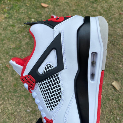 Air Jordan 4