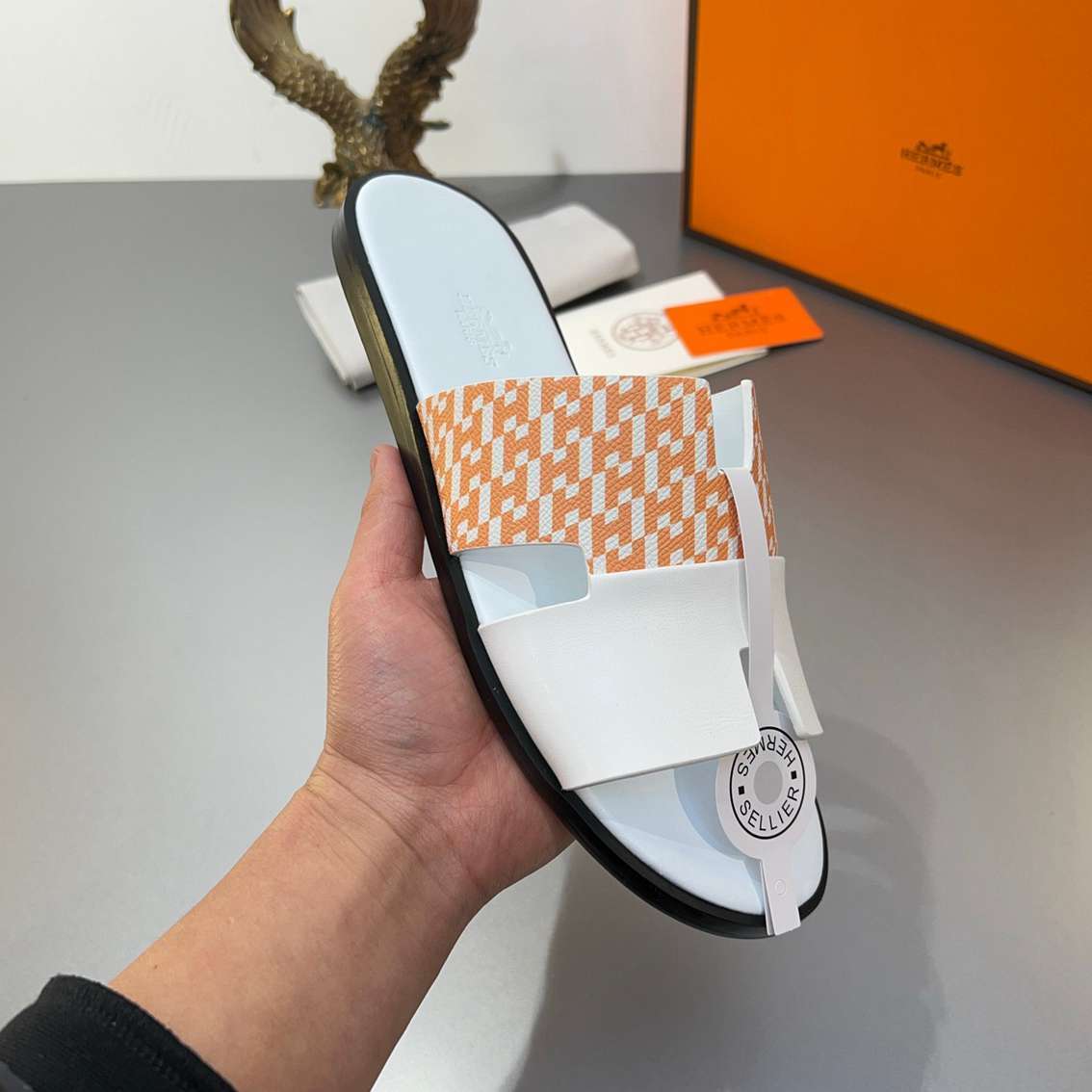 Chinelo Hermes Izmir