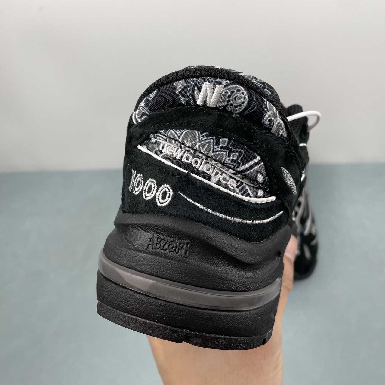 New Balance 1000