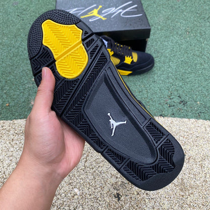 Air Jordan 4