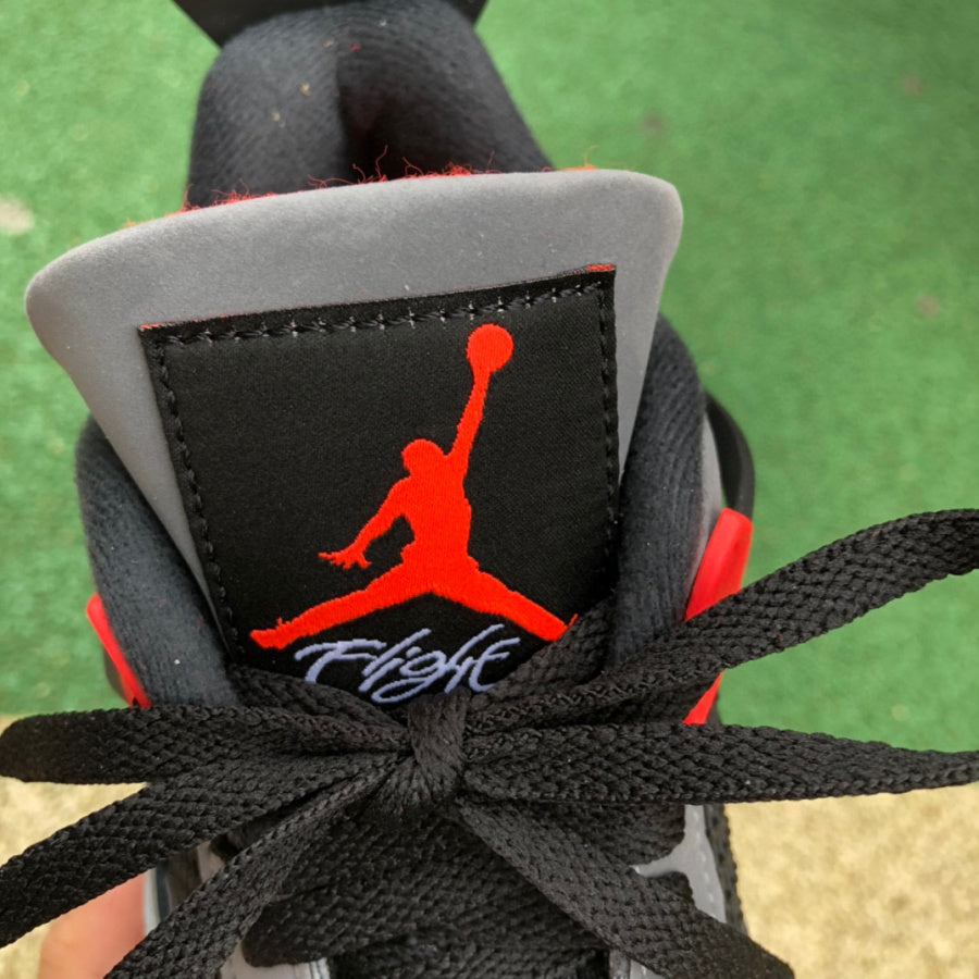 Air Jordan 4