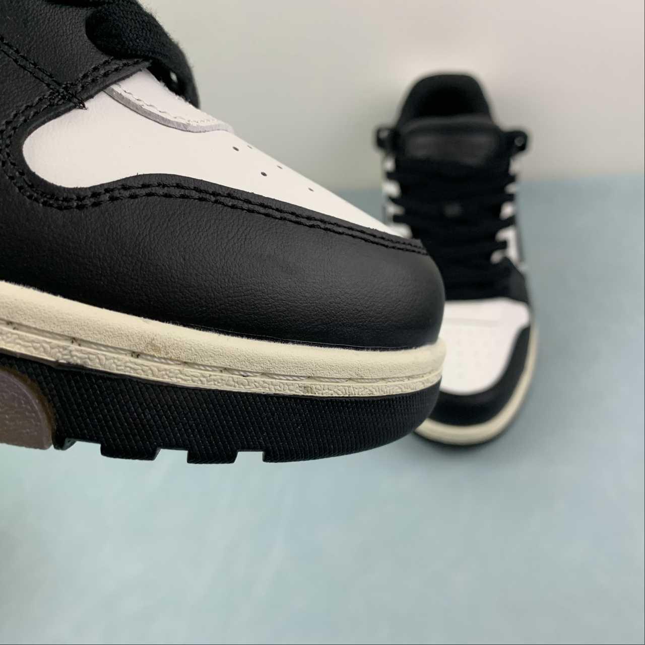 OFF-WHITE Out Of Office "000" Low