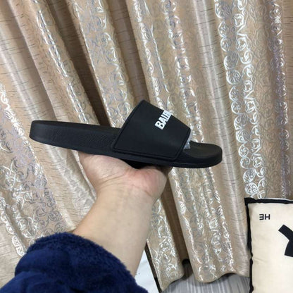 Chinelo Balenciaga