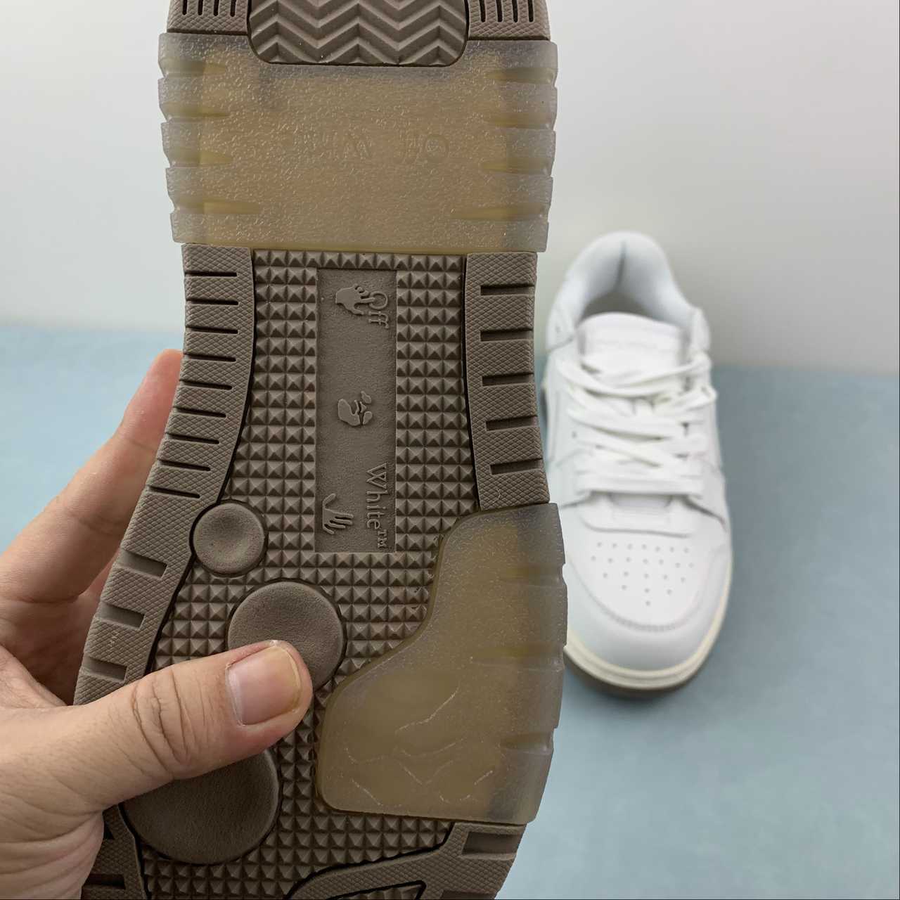 OFF-WHITE Out Of Office "000" Low