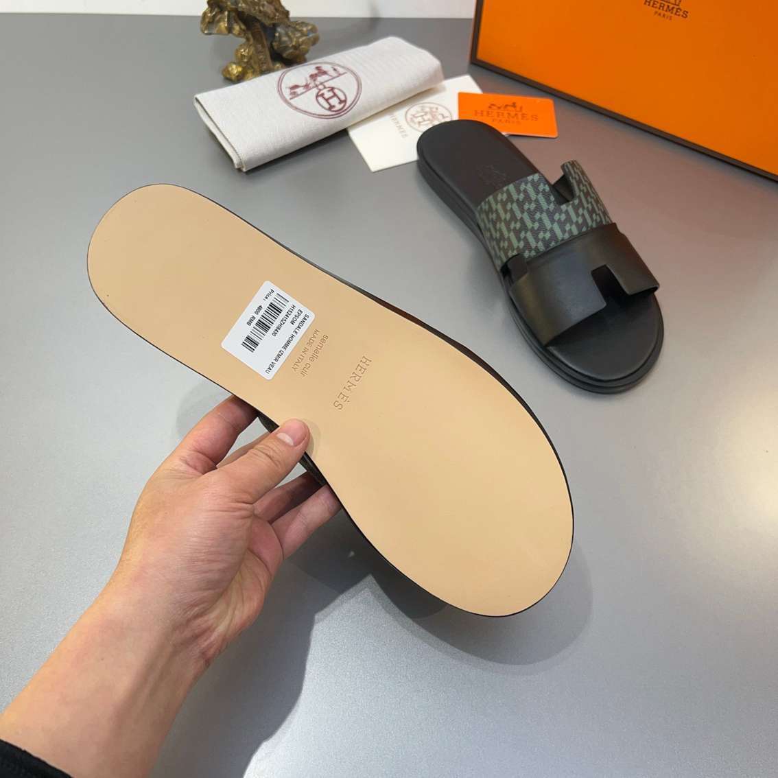 Chinelo Hermes Izmir