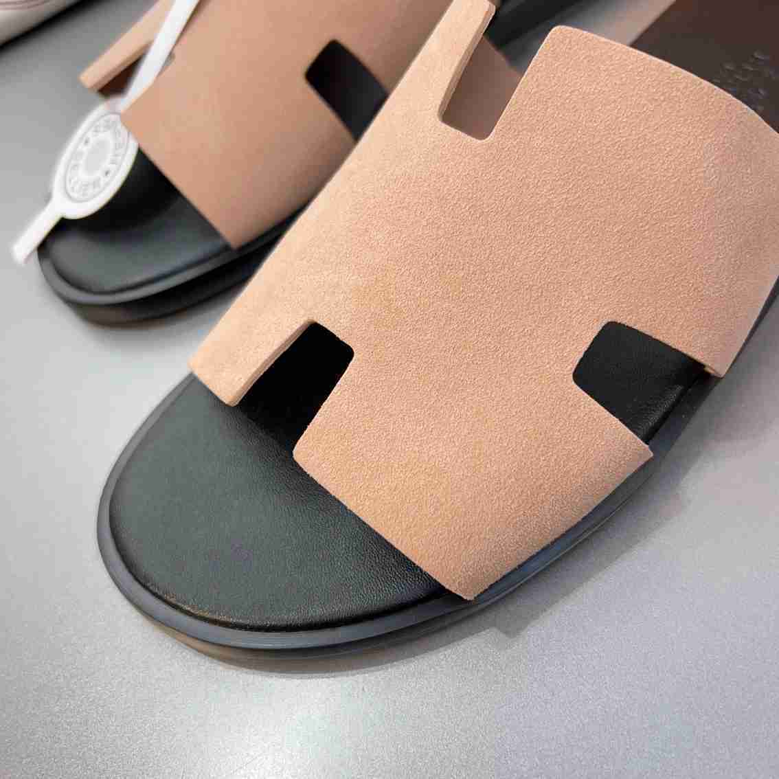 Chinelo Hermes